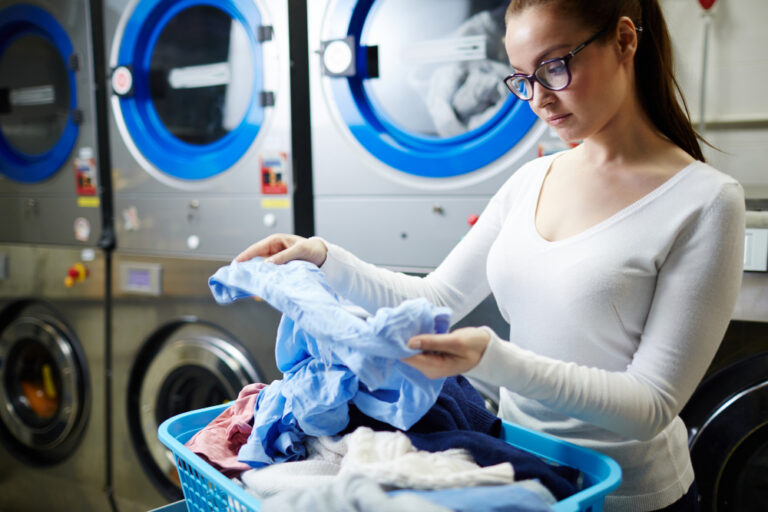Hygiene Benefits of Using a Professional Laundromat